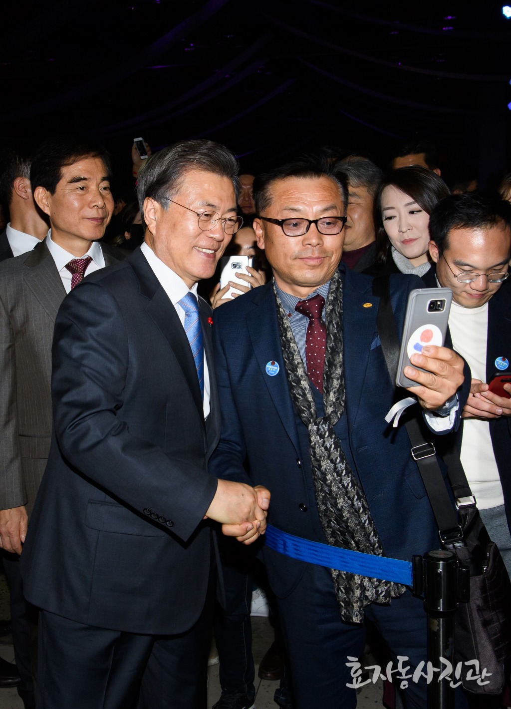 효자동 사진관) 오늘 문재인대통령과 셀카찍은 사람들(ft. 코엑스 벤처창업 페스티벌) | 인스티즈