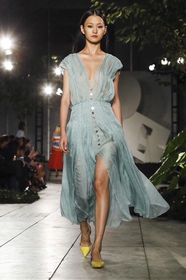 2018 S/S 캐롤리나 헤레라 컬렉션 | 인스티즈