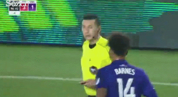 친목질 하다가 퇴장 당하는 카카.gif | 인스티즈
