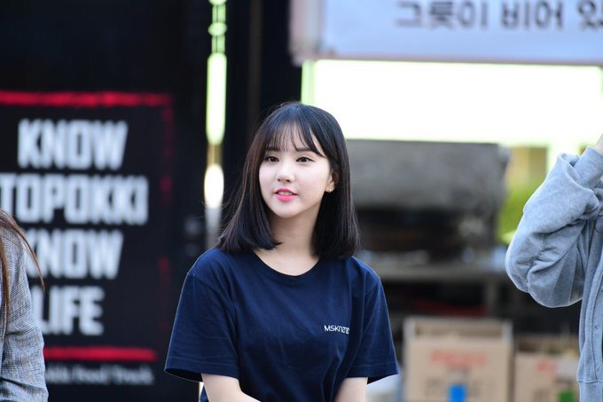 [여자친구] 주문한 와칸다 여권 케이스가 도착해서 은하 | 인스티즈