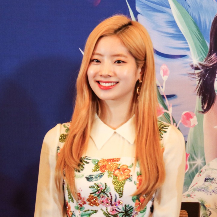 싱가폴에서 기자회견 하는 트와이스 ㄷㄷㄷ | 인스티즈