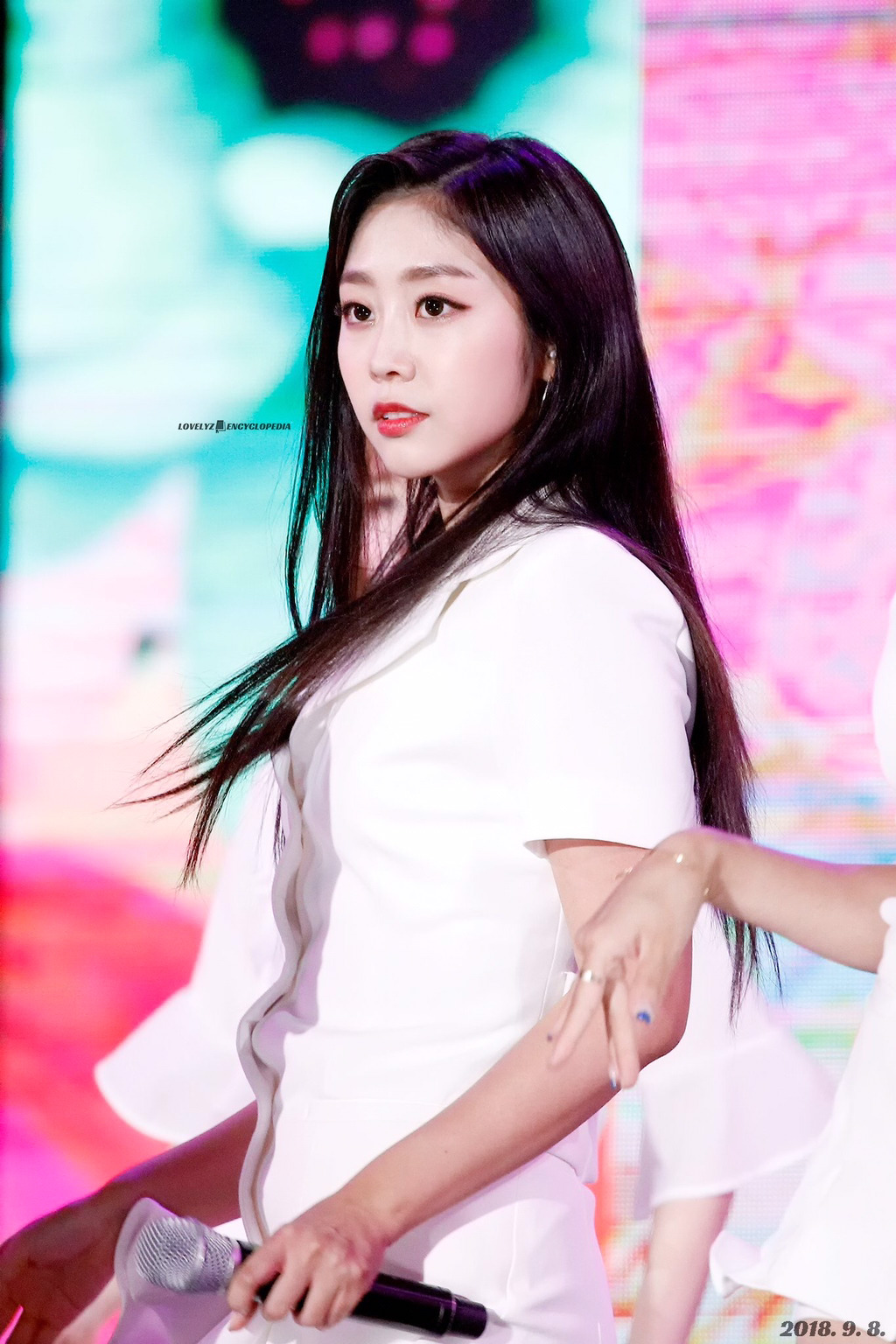 [러블리즈] 당분간은 업로드 활동을 멈출 생각이라서 지수 | 인스티즈
